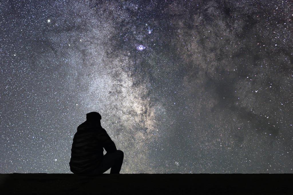 仰望星空足球场比赛直播，激情与梦想的碰撞