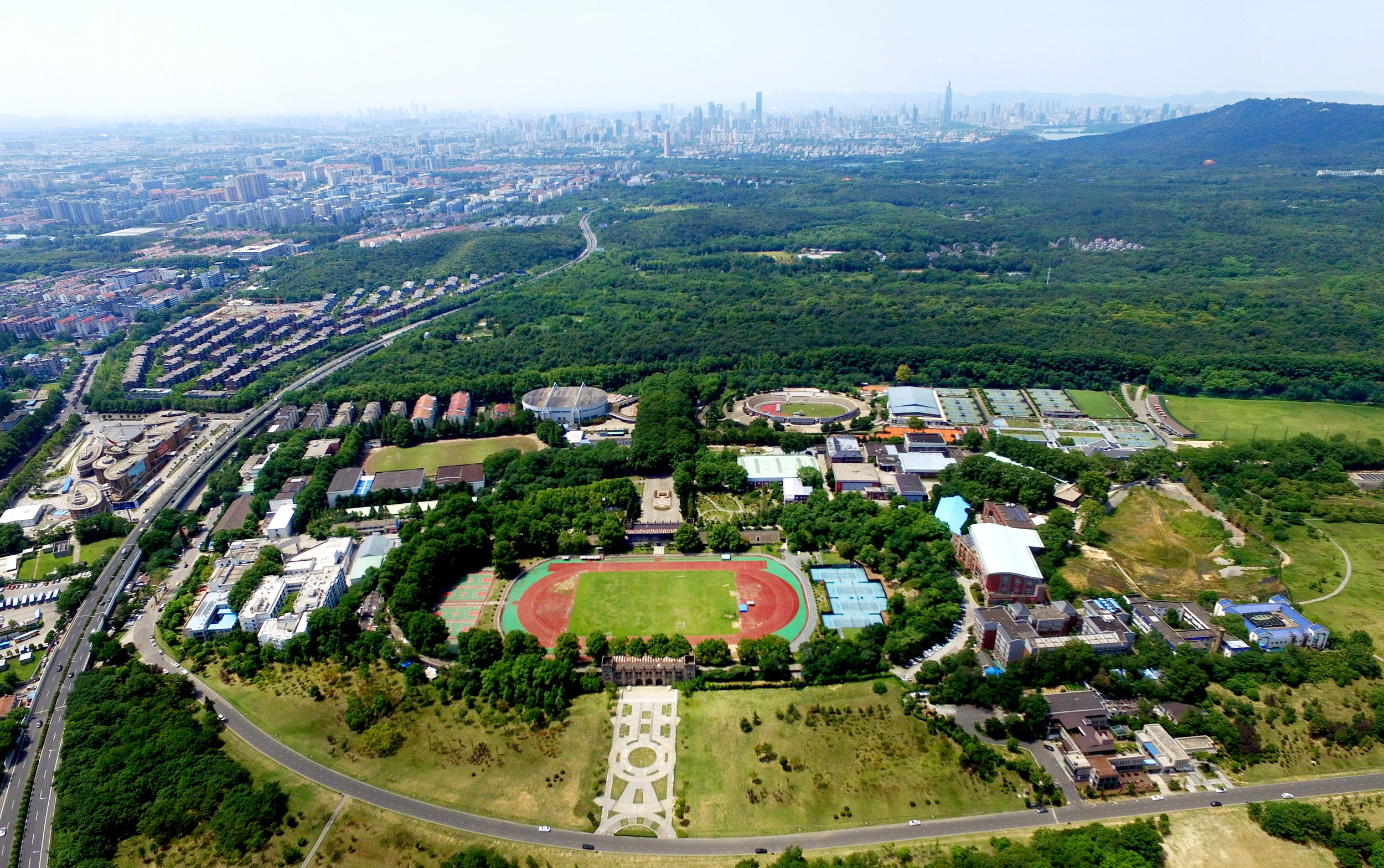 南京体育新城与大学的融合，一座充满活力的教育之城