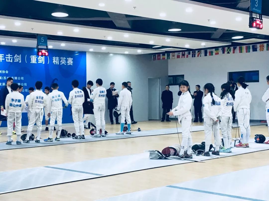 塘沽体育馆击剑教练，锻造剑锋技艺，培育击剑新星之路