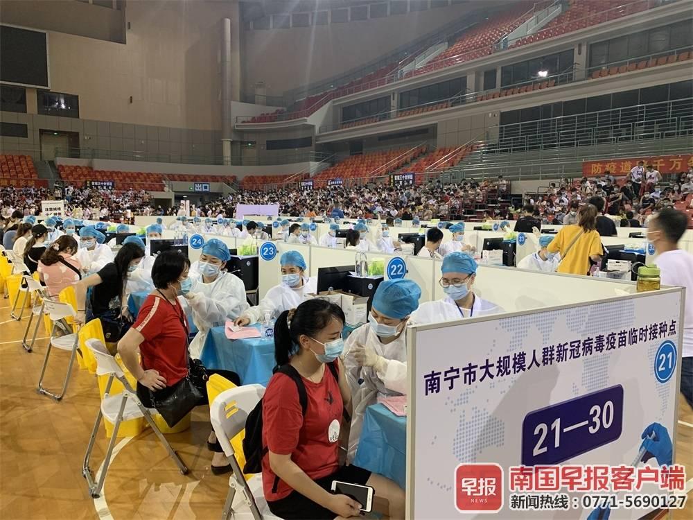 体育场通道门，图片的魅力与功能探索