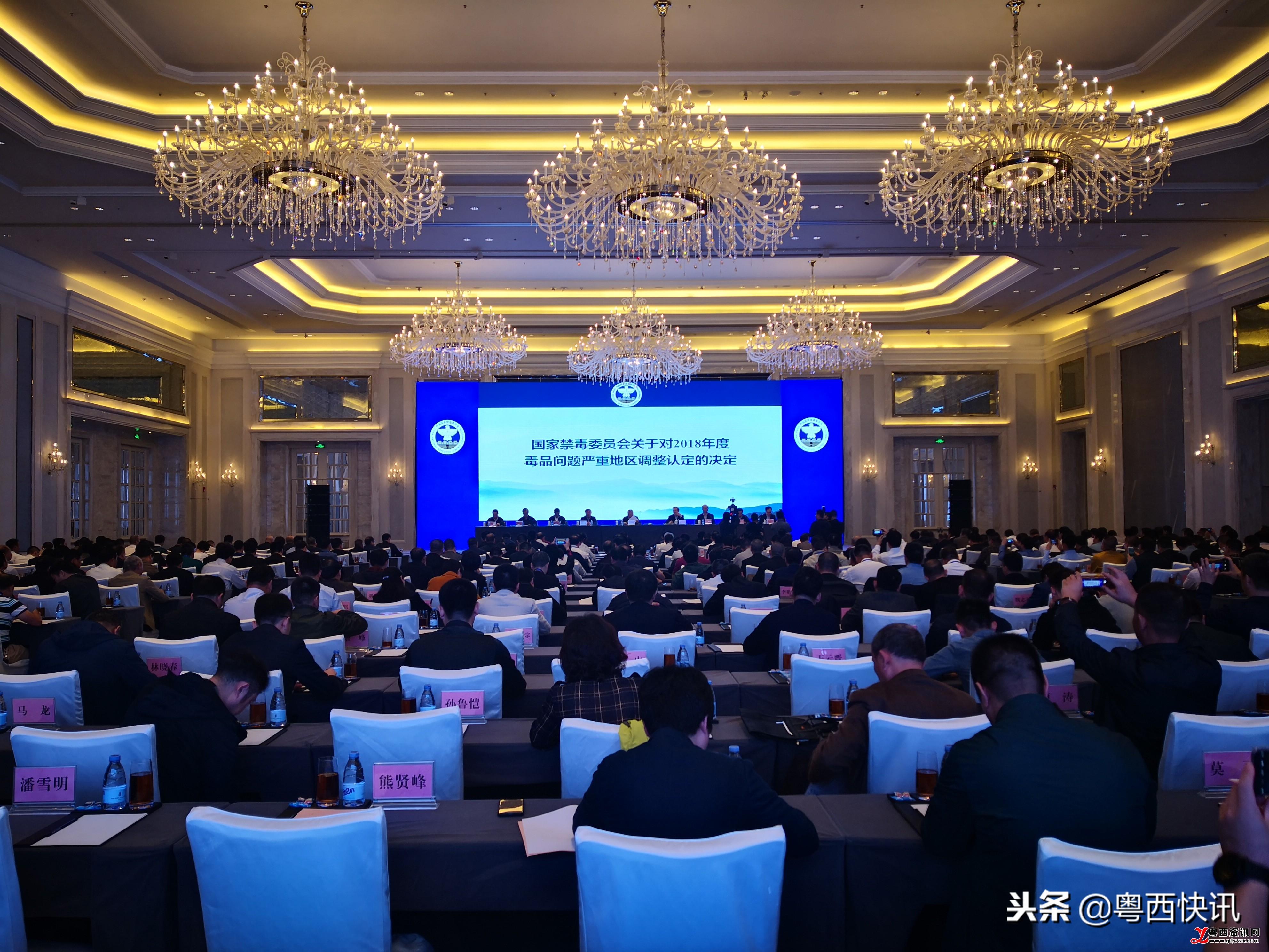 体育老师教授帽子选购教案