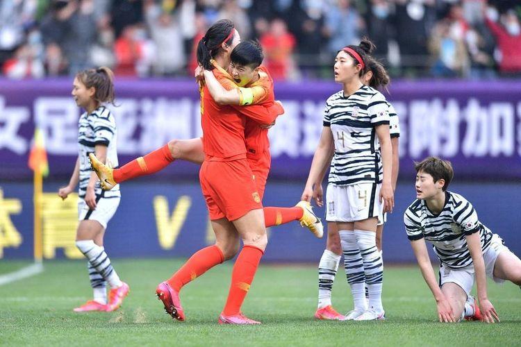 女足球赛直播，中国对韩国的激烈对决