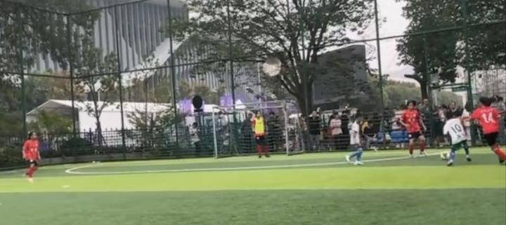 黄龙体育中心足球直播，魅力与深远影响