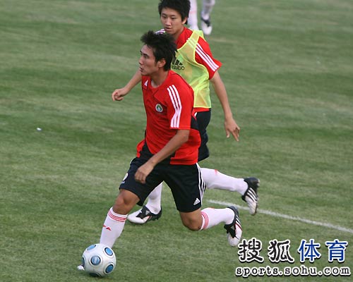 王亮展现足球比赛直播阵容的魅力视频