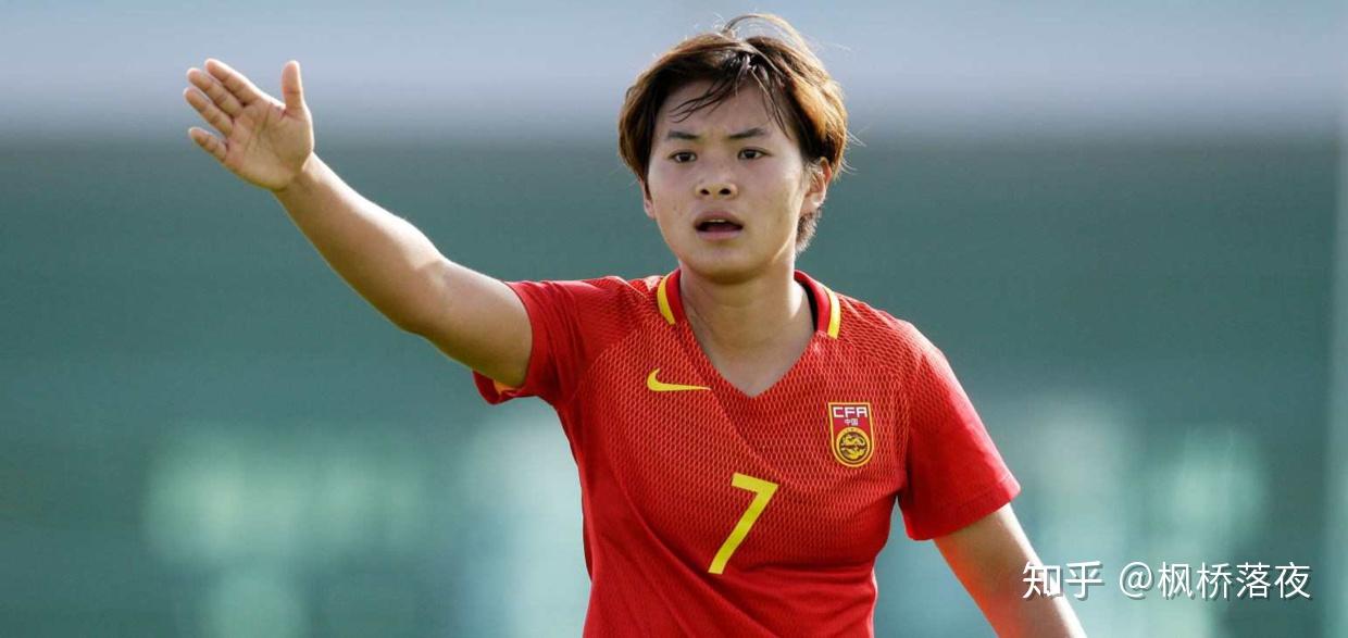 中国女足最新名单公布，王霜回归，张馨、唐佳丽闪耀其中，江苏女足人才济济——七人入选的辉煌篇章