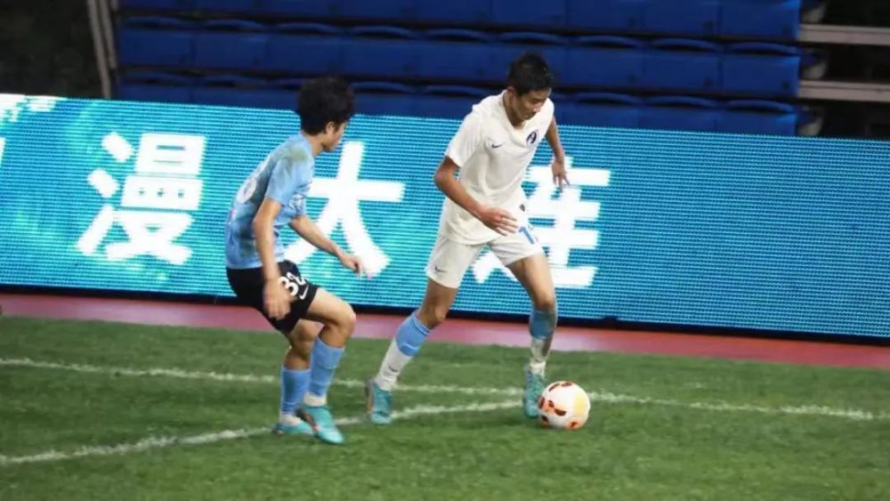 后生可畏，17岁小将杨铭锐闪耀中超首秀，勇战长春展现无限潜力