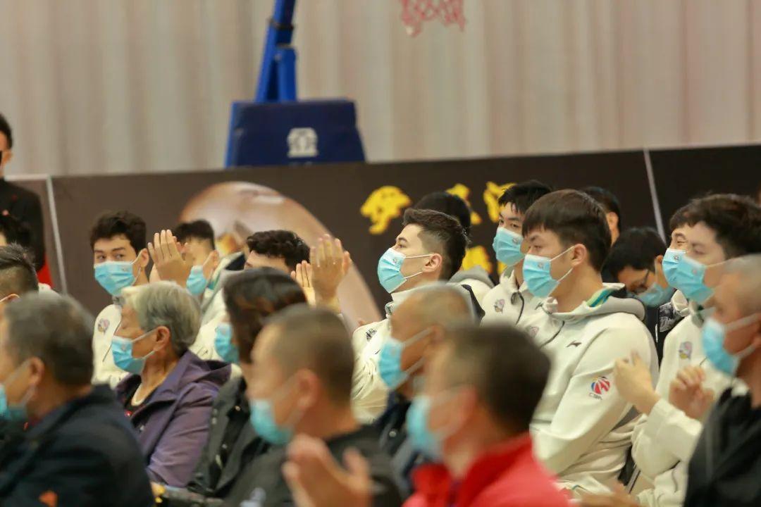伊力福拉提精准投篮获全队第二高分