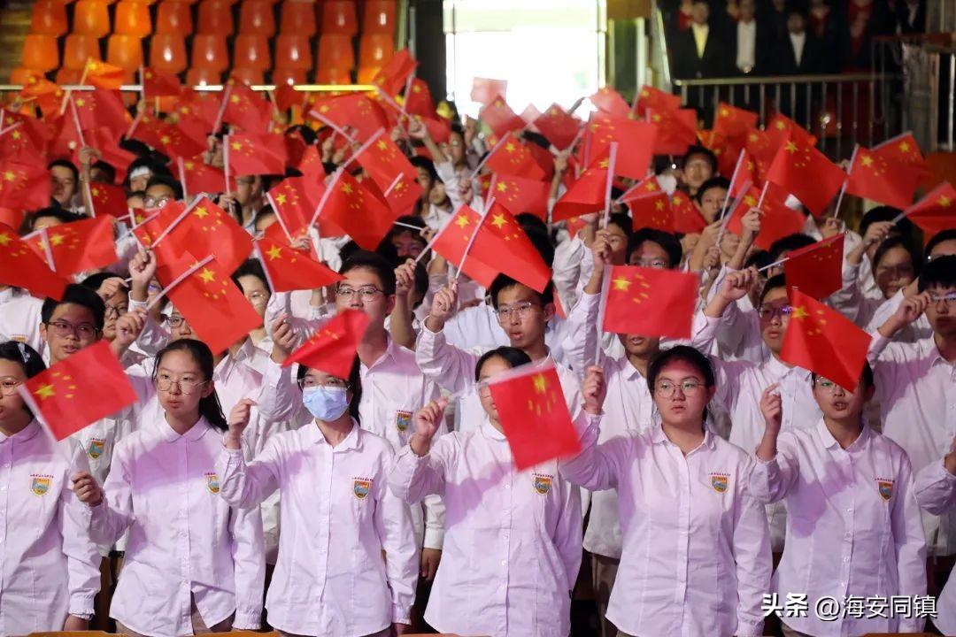 海安足球比赛，现场直播的热血瞬间