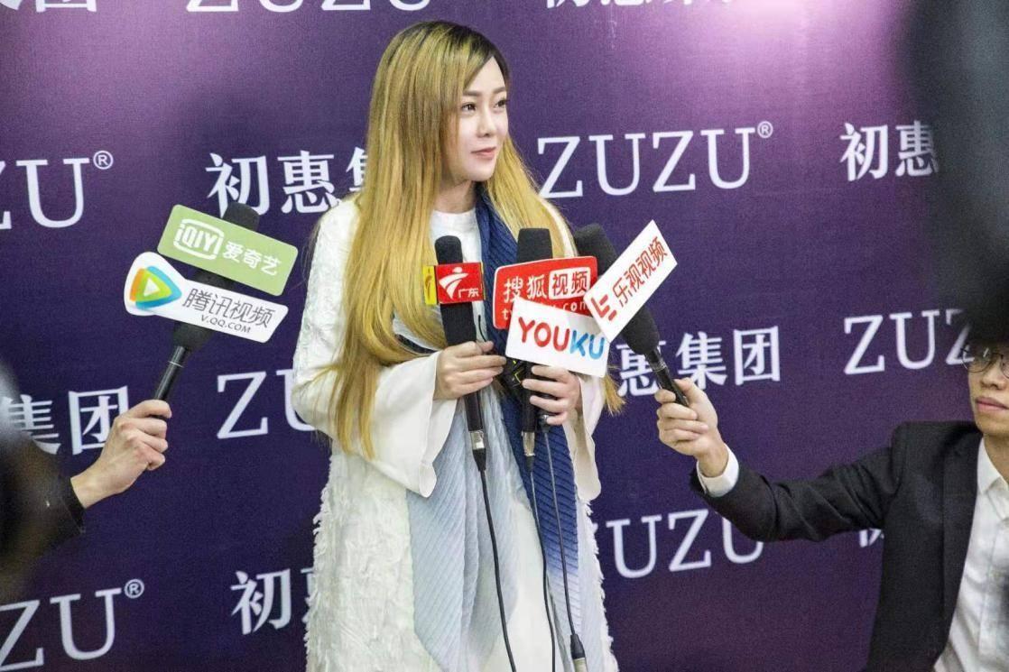 揭秘足球直播解说背后的幕后英雄