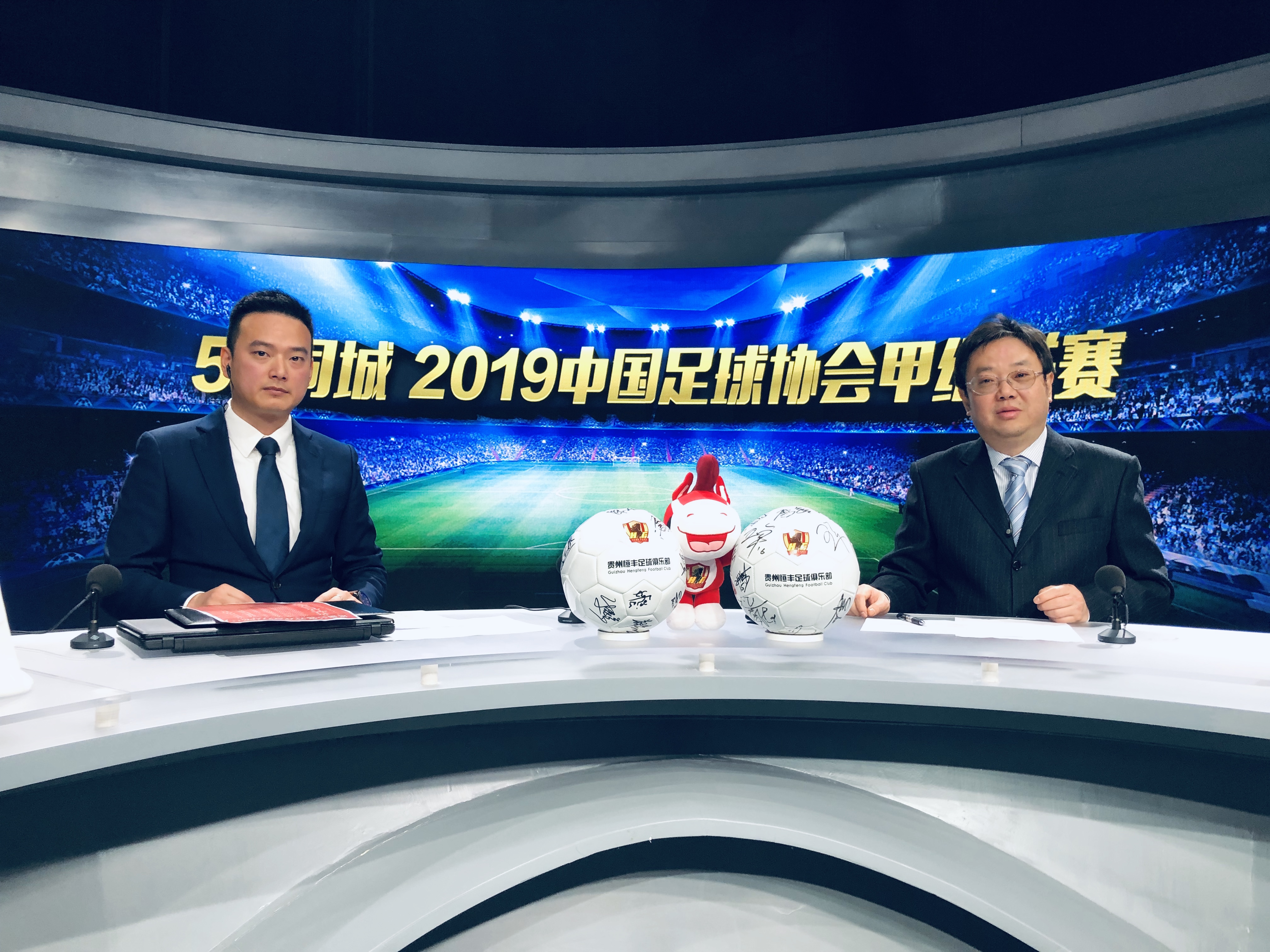 足球直播中的声音魅力，主播祖华独特风采展现