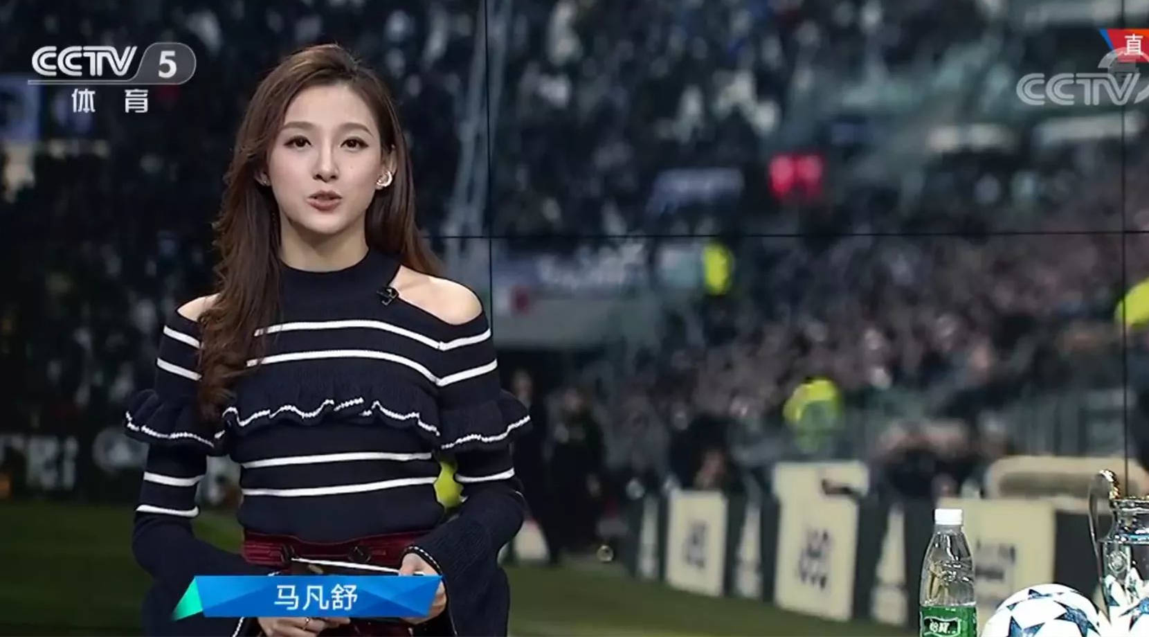 足球直播间的美女主播，揭秘神秘面纱下的真实身份