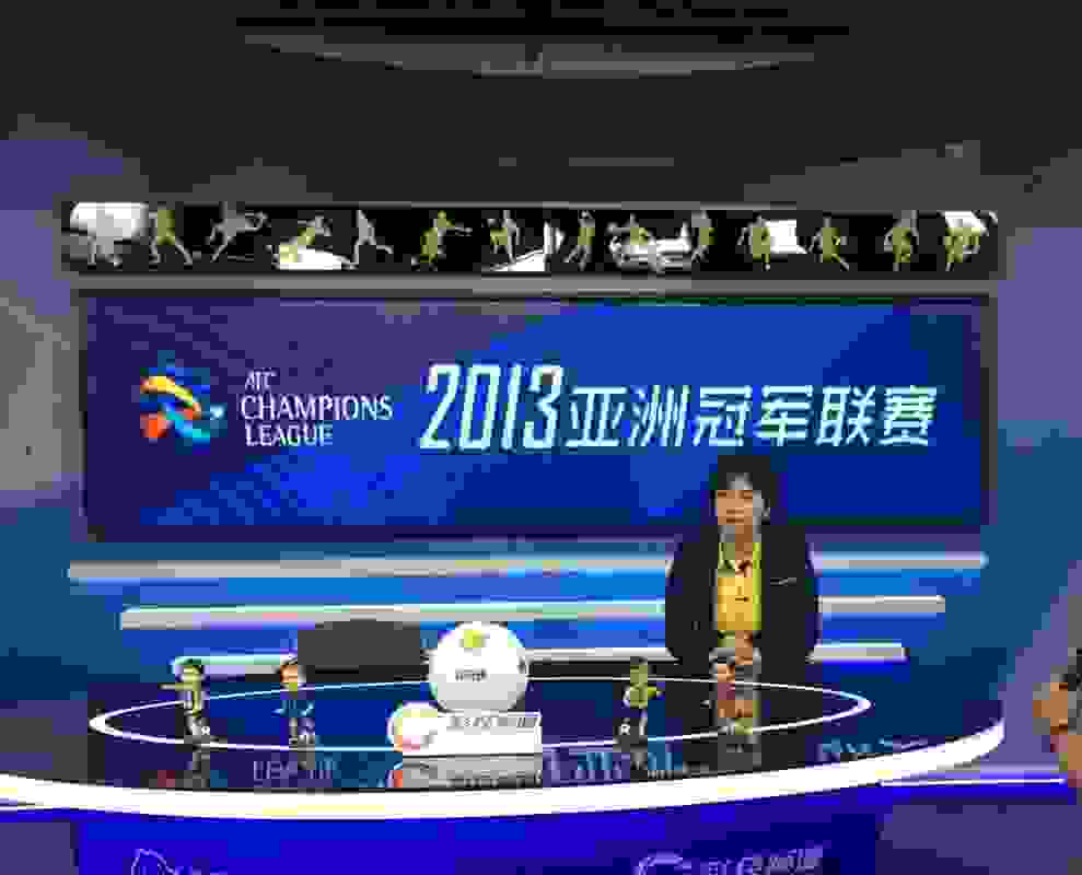 足球讲解员直播观看指南，何处寻找精彩的足球解说？