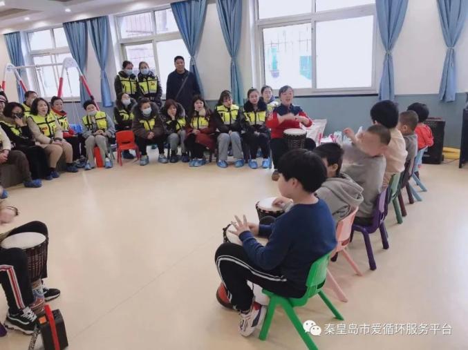 亚泰邀请星言童语特殊教育学校的自闭症儿童走进基地——共筑未来的希望