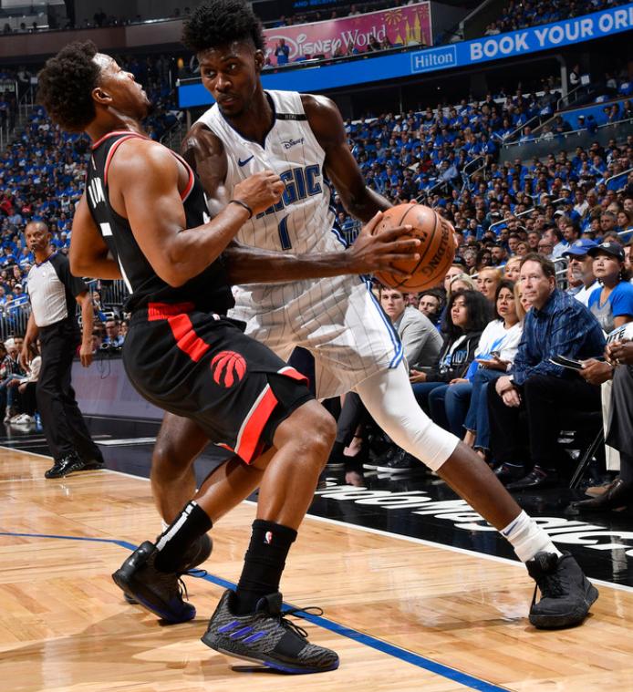NBA与足球赛直播，体育迷的视觉狂欢