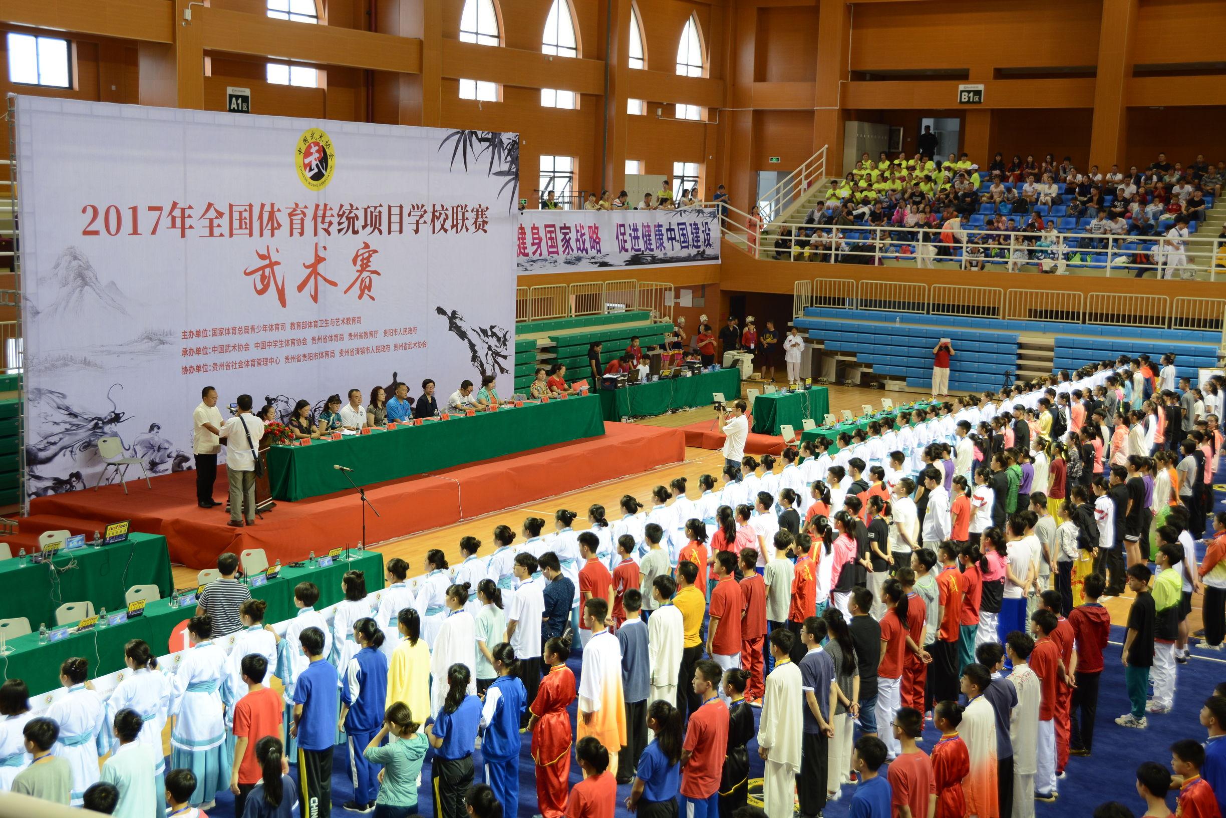 清镇大学生足球联赛直播，热血青春，激情四溢