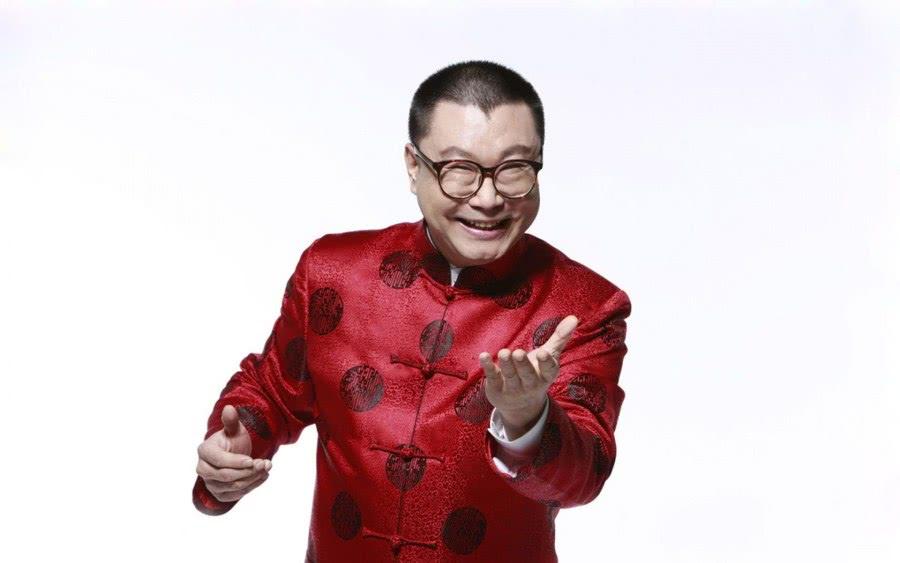 房山足球直播主持人的风采与魅力展现