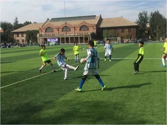 堆龙北山公园足球比赛直播，激情与自然共融的时刻