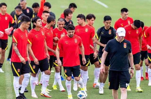 马德兴，中国国少队备战亚洲杯，26人齐聚沙特，3名跟训球员助阵
