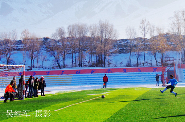 塔县足球场直播视频播放，感受激情四溢的赛场氛围