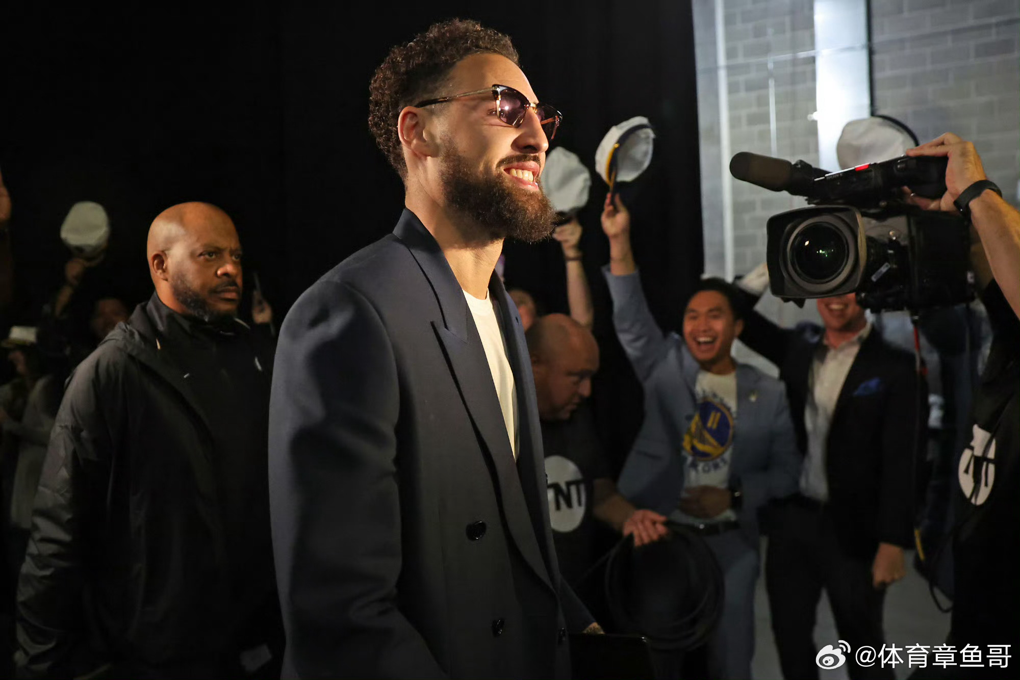 大咖云集！库里之外，传奇莱昂纳尔·里奇亲临现场观战洛杉矶与迈阿密的巅峰对决