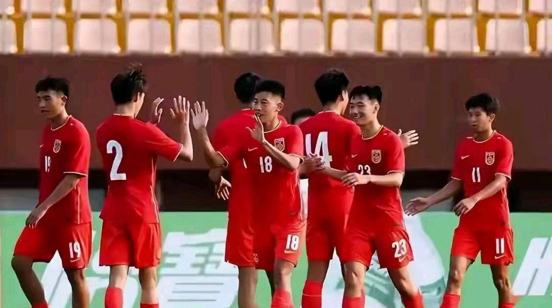国少队U17亚洲杯面临挑战，日籍主帅高压逼抢战术能否助其从死亡之组突围？