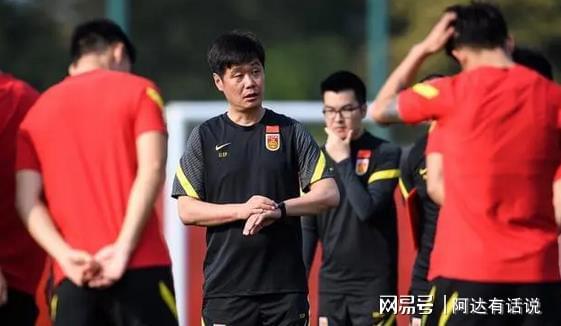 全球球迷盛宴，国外电视台直播源与足球的联动展现