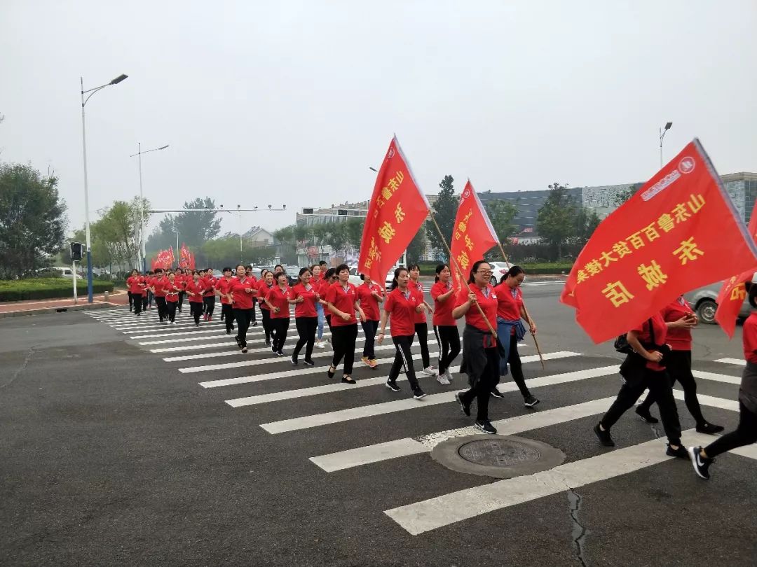东体报道，蒯纪闻与李新翔——青训时代的顶尖对决与激烈竞争