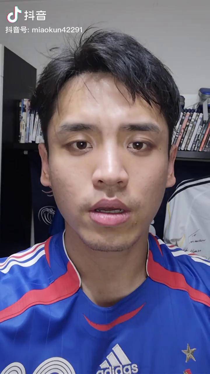 足球直播强哥，乡音中的激情碰撞