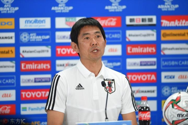 教练团队实力稳固，上村健一与森保一的密切业务交流