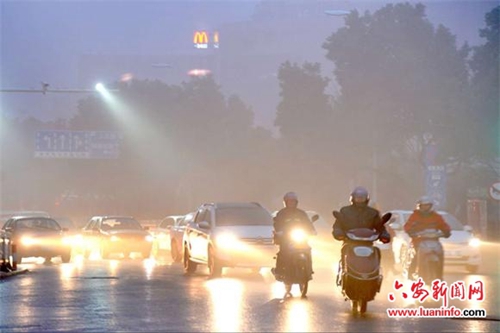 西海岸的天气挑战，大雾之后的大雨大风