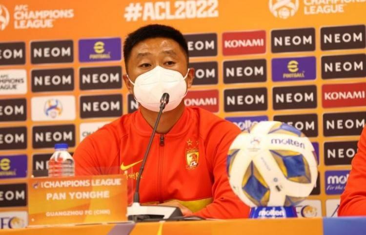 柔佛新山马来超赛场惊现疯狂对决，杀疯了，9-0狂胜领跑净胜球达80个！