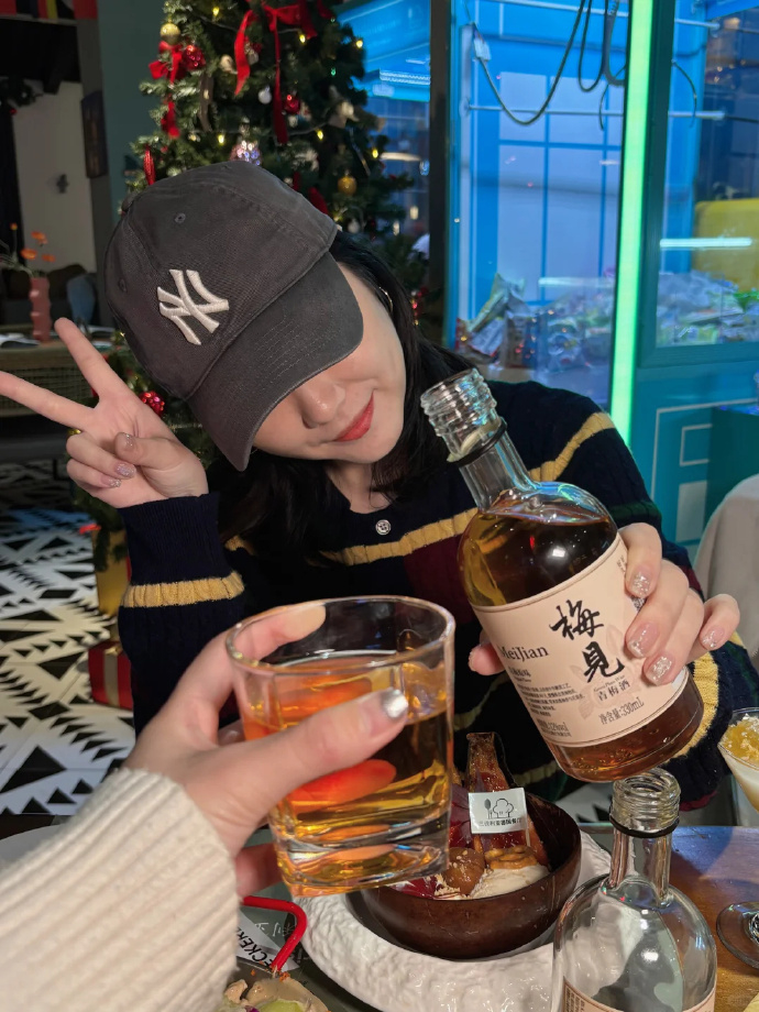 老板愉悦之夜，小贝晒照庆祝特别时刻