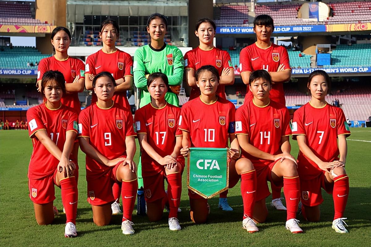 阿联酋U17戏剧性逆转，误算分数以为出局痛哭，实则晋级狂喜庆祝