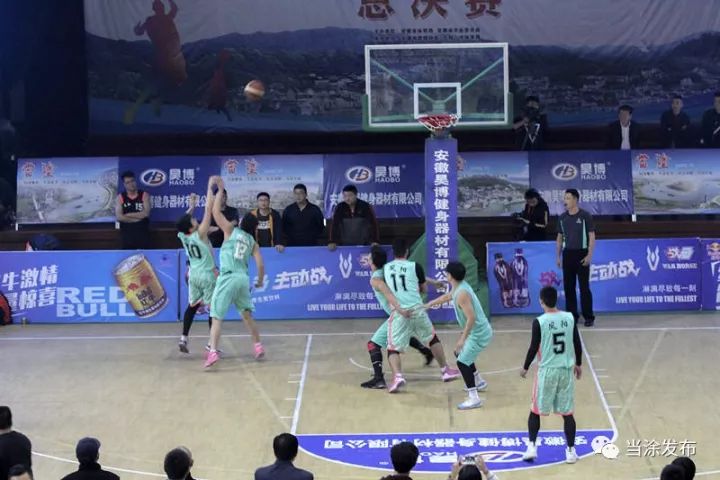 周通三连冠荣耀，在援建体育场铸就辉煌，骄傲与自豪并存