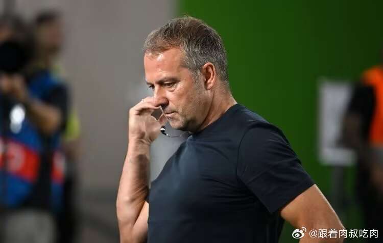 弗里克续约巴萨，执教荣耀与挑战的交织