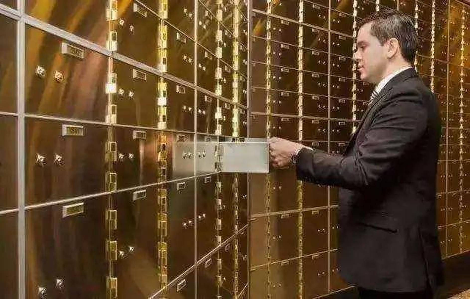 从守财奴到一掷千金，枪手崛起的另一面详解
