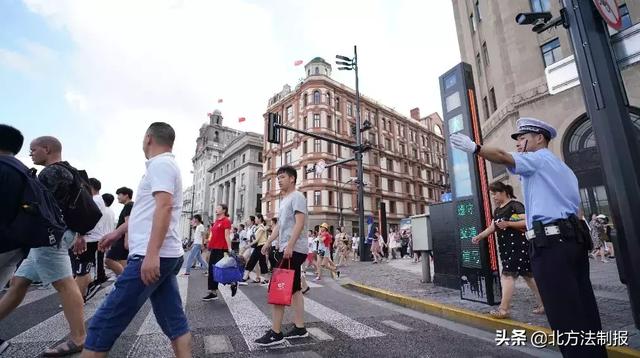 两大法宝失落，中轴线废墟之下，皇马的蜕变与挑战