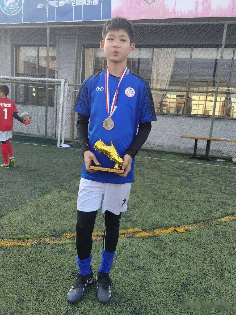 国少新星张君豪与石子默加入狼堡U17梯队，开启崭露头角的一周训练之旅