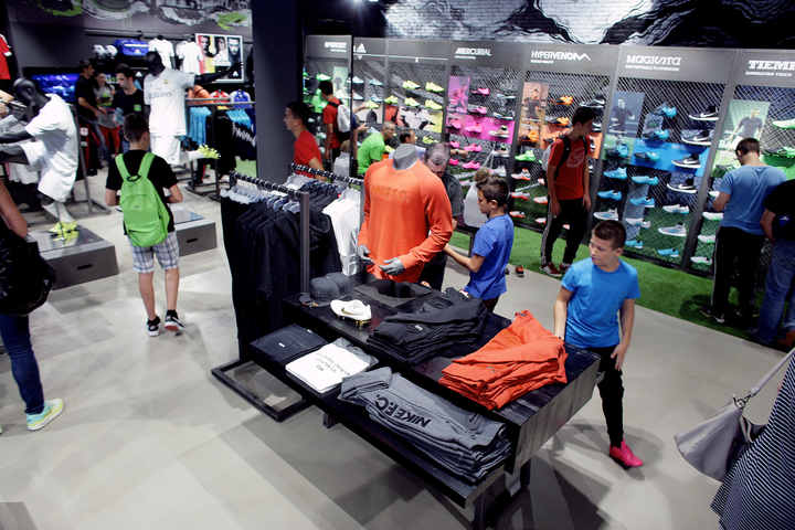 足球体育服装专卖店直播，运动风尚与数字营销的融合盛举