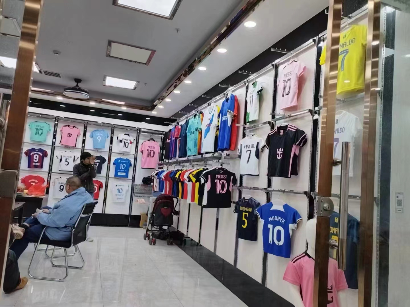 足球体育服装专卖店直播，运动风尚与数字营销的完美结合
