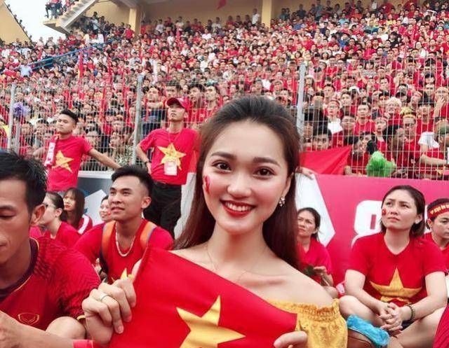 越南主持人直播足球比赛的魅力与影响