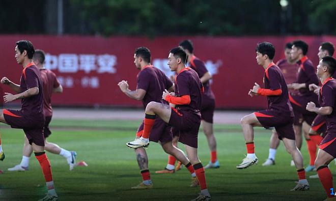 中国足球为何不直播，探究背后的原因与解决方案