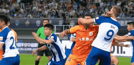 扩大优势，李提香手球送点，哈达斯点射破门——津门虎2-0领先浙江