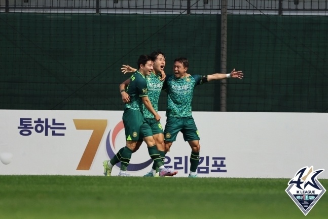 青春热血！19岁新星赵宇锐加盟巴西伊塔皮拉人征战U20联赛